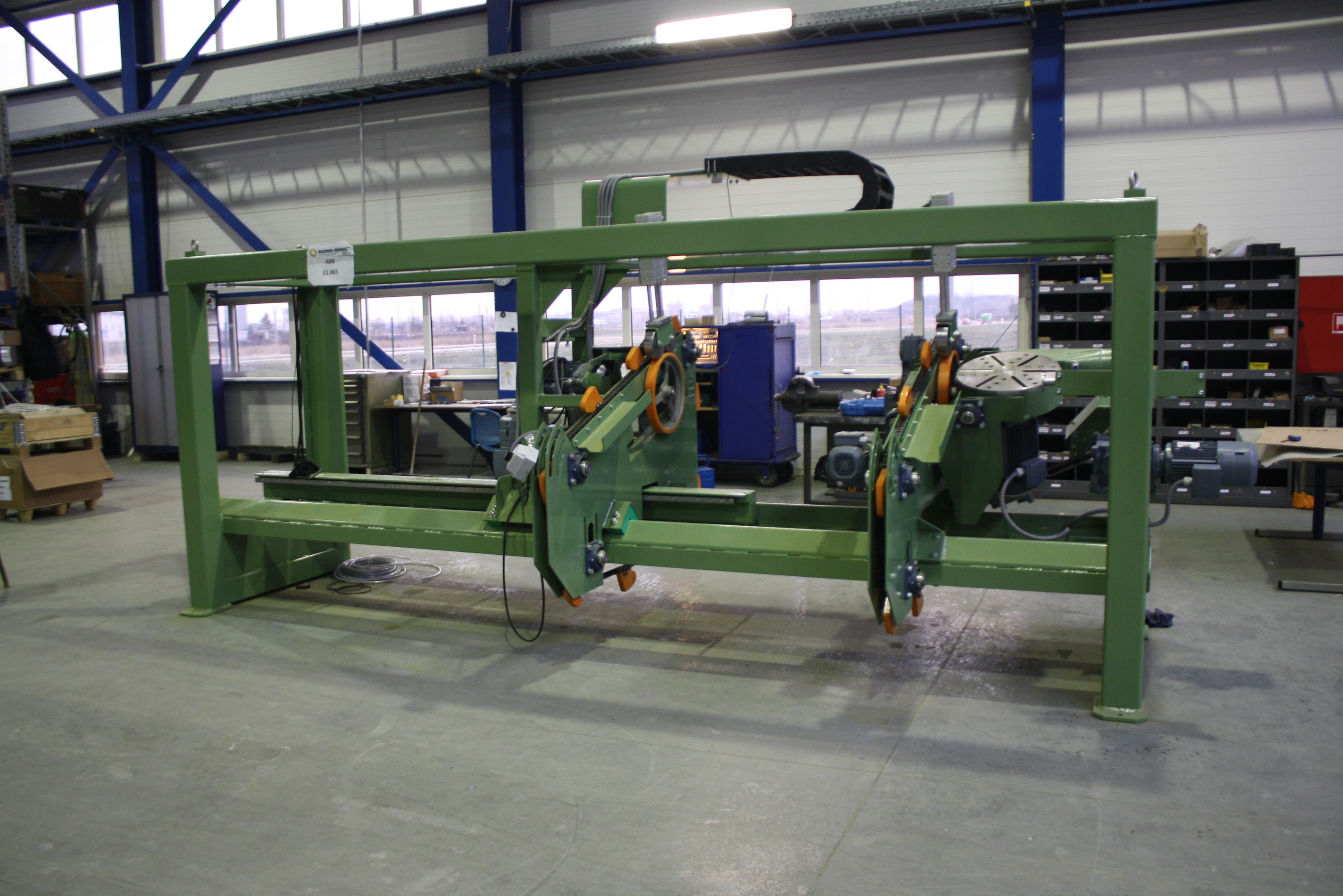 Pointing and chamfering machine manufacturing